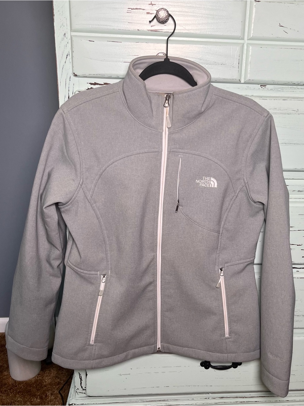 The North Face Women's Light Heather Gray Bionic Softshell Jacket. Size Large.